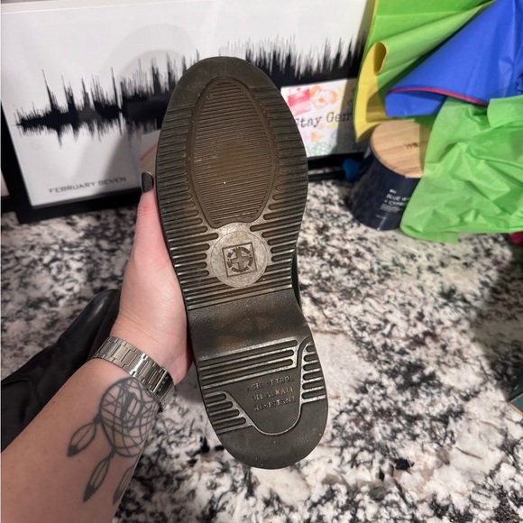 Dr. Martens Black Flora Boots size 9L - Picture 5 of 6